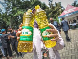 Bantu Warga, Pemkot Bandung Gelar Operasi Pasar Minyak Goreng Murah