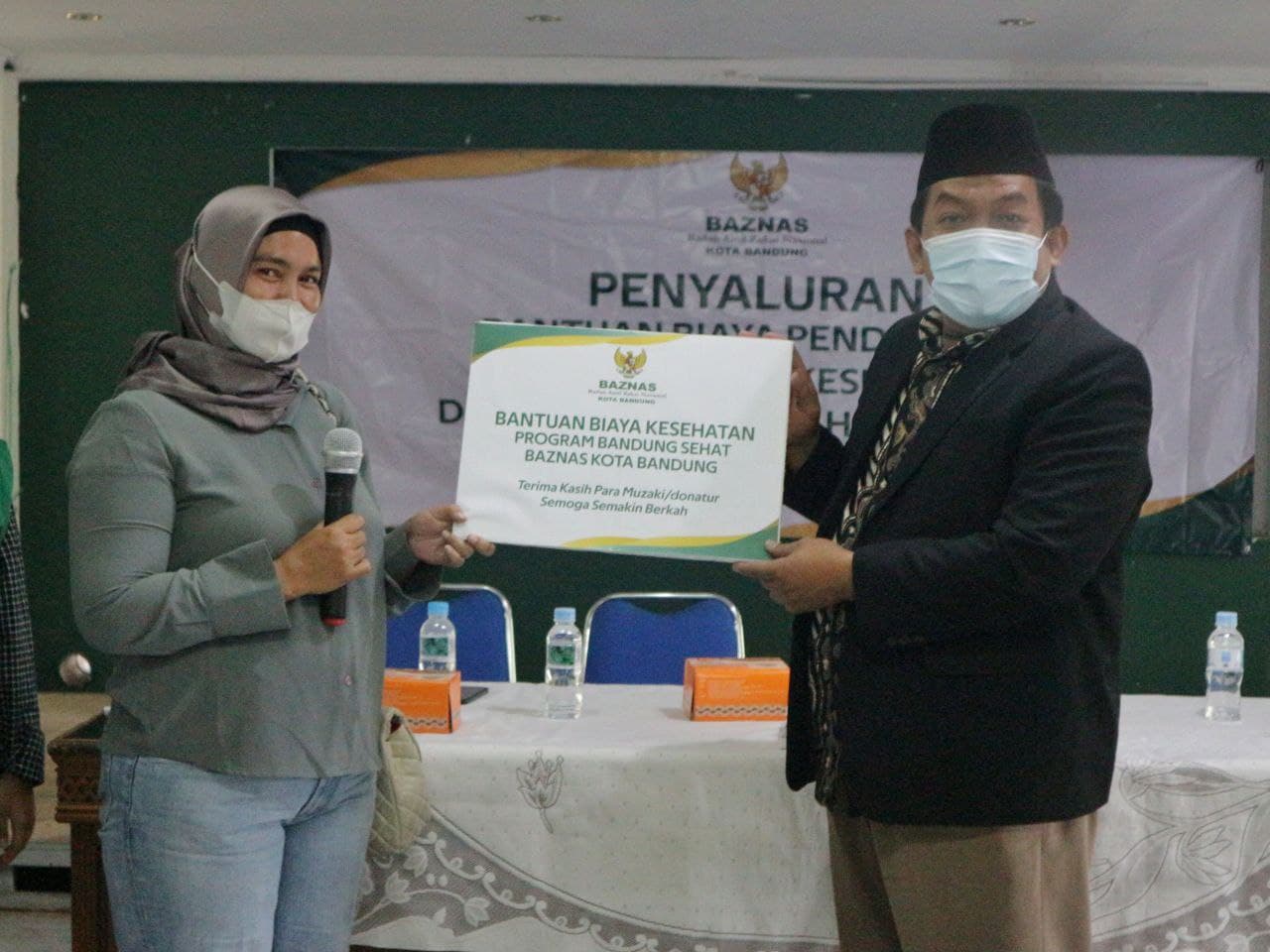 Baznas Kota Bandung Salurkan Bantuan Kepada 127 Penerima Manfaat