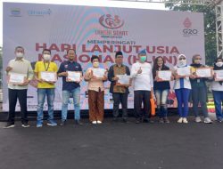Hari Lanjut Usia 2022: ACT Dan PWI Kota Bandung berikan Puluhan Paket Pangan Untuk Para Lansia