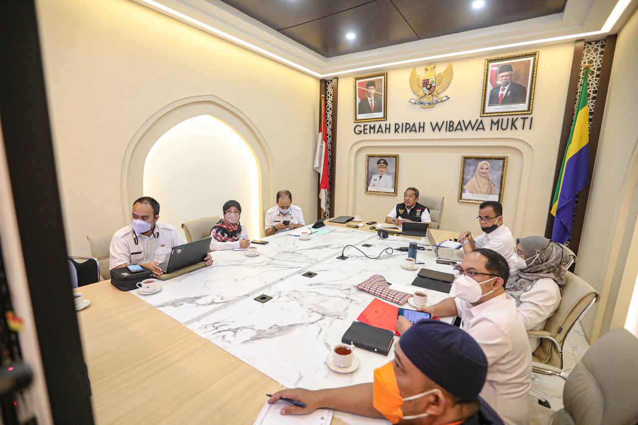 PMK Masih Mewabah, Pembagian Daging Hewan Kurban Dianjurkan Menggunakan Plastik