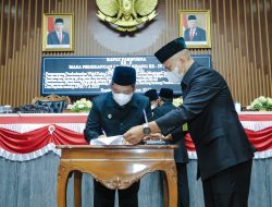 Tok! DPRD Kota Bandung Tetapkan Dua Raperda Menjadi Perda