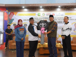 Pemkot Sukabumi Berikan Bantuan  Satu Unit Kendaraan Untuk PGRI