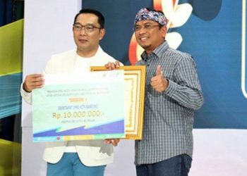 Penghargaan JDIH DPRD Kota Bandung Tingkatkan Layanan Informasi Publik