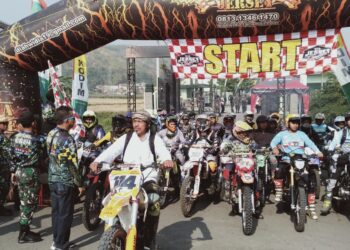 Ngegas Motor Cross Warnai HUT TNI Ke-78 Kodim 0624