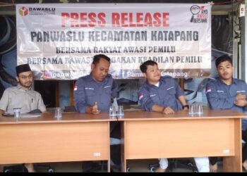 Panwascam Katapang Kawal Distribusi Logistik Tahap Pertama