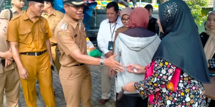 Bupati Dadang Supriatna: Pemkab Bandung Konsen Pada Gerakan Pangan Murah
