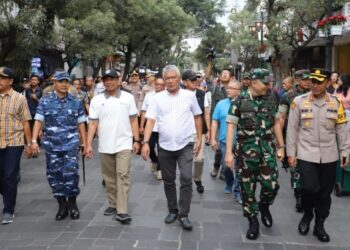 Braga Free Vehicle: Tedy Harap Pemkot Bandung Tindak Tegas Parkir Liar di Jalan Braga