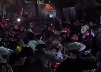 Setelah 10 tahun kini Persib Juara Lagi, Bobotoh Banjiri Jalanan Kota Bandung Rayakan Kemenangan