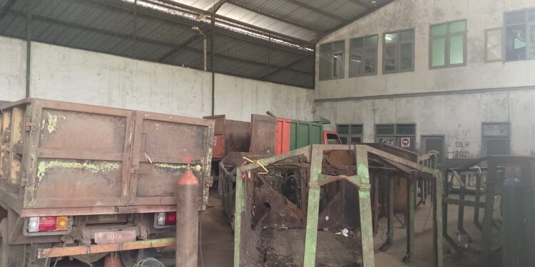 Termakan Usia, Armada Pengangkut Sampah DLH Kota Sukabumi Banyak Yang Rusak