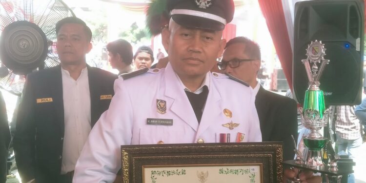 Desa Alam Endah Terima Piagam Penghargaan Bulan Bakti Gotong Royong Dalam HUT RI Ke 79 Tingkat Kab Bandung