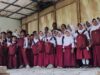 Siswa Sekolah Terpencil di Puncak Pegunungan Jawa Barat dapat Kiriman Tas EIGER