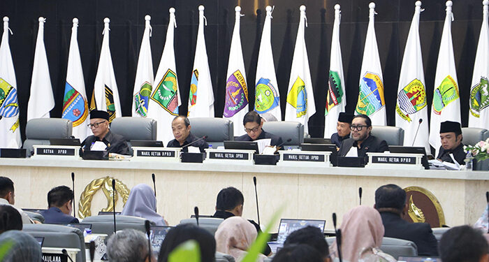 DPRD Provinsi JawaBarat Gelar Rapat Paripurna Penyampaian Nota Pengantar Gubernur atas 3 Ranperda