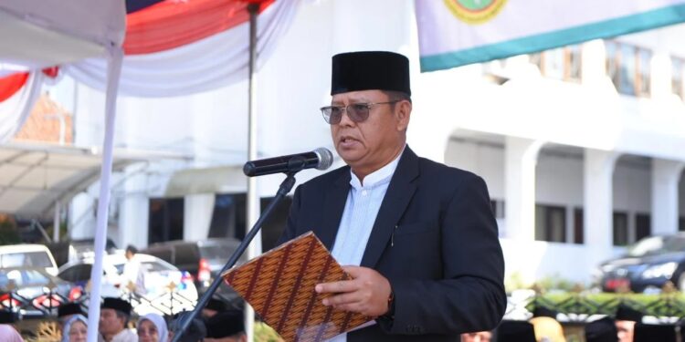 Pj Walikota Sukabumi Pimpin Upacara Hari Santri Nasional 2024