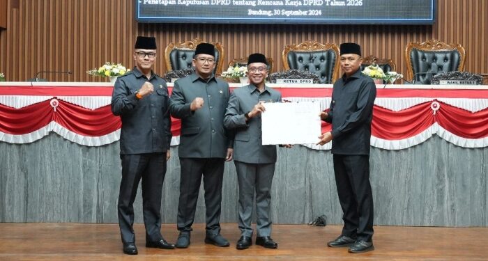 DPRD Kota Bandung Tetapkan Raperda Perubahan APBD 2024