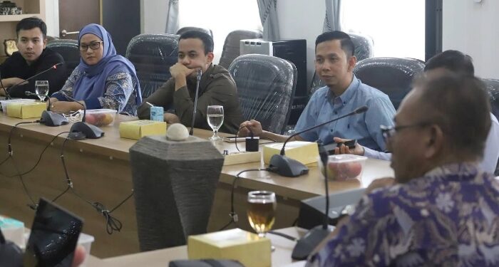 Peneliti Komunikasi Lingkungan Unpad Bahas Persoalan Sampah dan Air di Kota Bandung