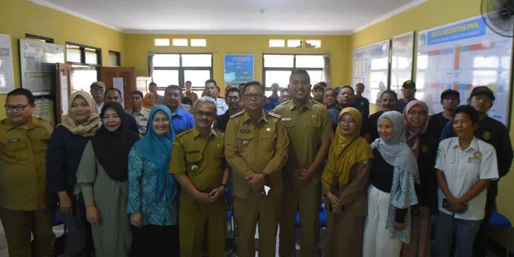 Pj Walikota Sukabumi Hadiri Musrenbang Kelurahan Cikole, Fokus pada Aspirasi Warga