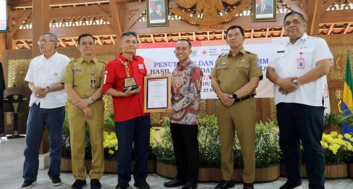 Kang Asmul Puji Dermawan Pendonor Bulan Dana Kemanusiaan PMI dan Panitia Penggerak