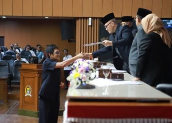 DPRD Kota Bandung Bahas Raperda tentang Perubahan Perda Pajak dan Retribusi