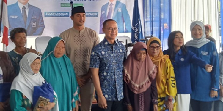 Peduli Terhadap Masyarakat, DPD PAN Kabupaten Bandung Gelar Bazar Sembako Gratis