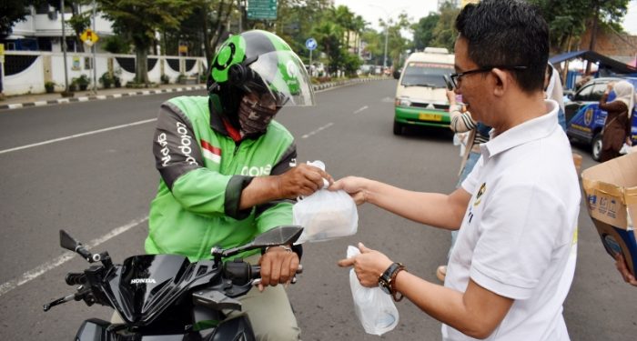 Pokja PWI Kota Bandung Kembali Bagikan Makanan Gratis