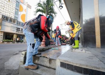 Trotoar Kota Bandung Bersih Sambut Wisatawan Lebaran, Yuk Ikutan!