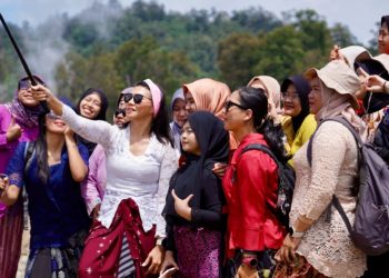‘Langkah Perempuan, Langkah Perubahan’ Aksi nyata Antarestar Outdoor Menyambut Hari Kartini dan Menjaga Kelestarian Alam