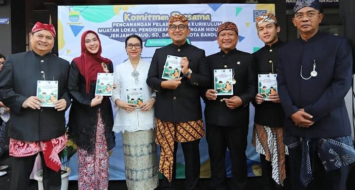 Pemkot Bandung agar Menyediakan Fasilitas Pendidikan yang Dapat Menampung Seluruh Siswa