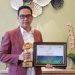 PT Pos Indonesia Raih Penghargaan Tertinggi TOP CSR Awards 2025