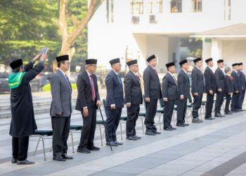 Walikota Bandung Lantik 13 Kepala Dinas Baru
