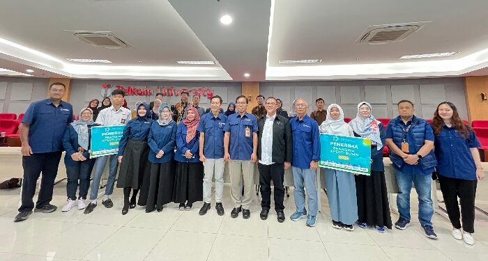 ULBI Serahkan 55 Beasiswa Untuk Cetak Talenta Muda Unggul