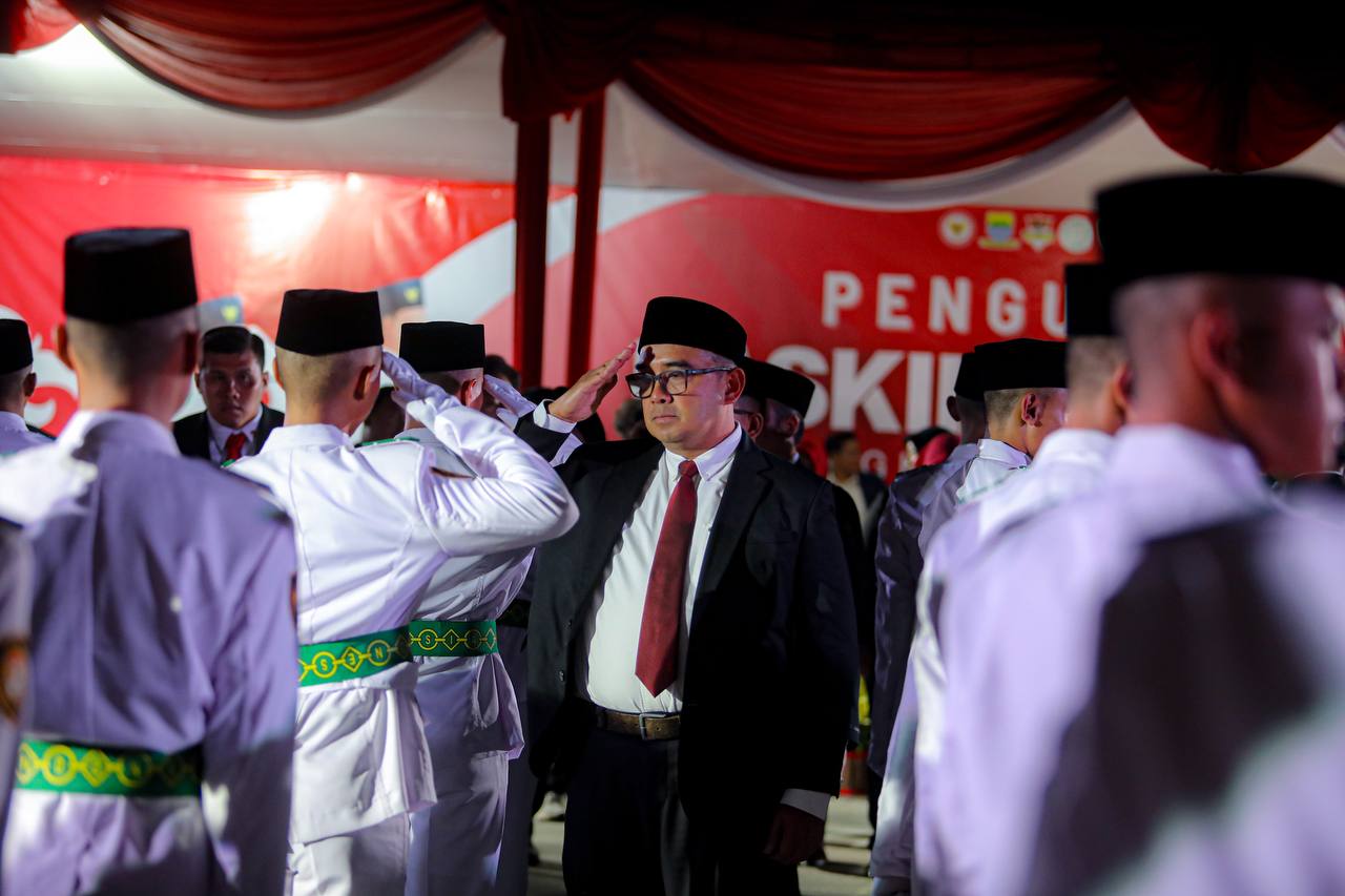 Wali Kota Bandung Kukuhkan 100 Anggota Paskibraka untuk HUT ke-80 RI