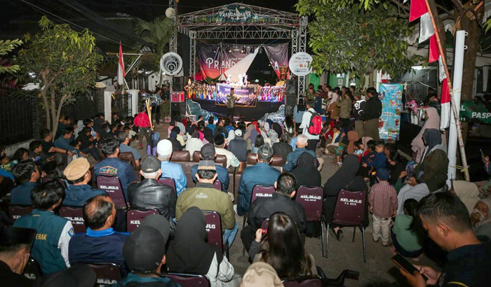 Erwin Apresiasi Pemuda Kelurahan Manjahlega, Tampilkan Kesenian Wayang Golek di Perayaan HUT RI Ke-80