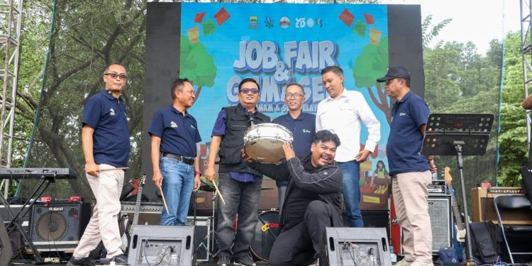 Disnaker Kota Bandung Menggelar Job Fair Tingkat Kecamatan di Lapang Gasmin