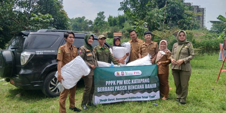 20 P3K Kec Katapang Kab Bandung Bantu 20 KK Korban Banjir Desa Sukamukti