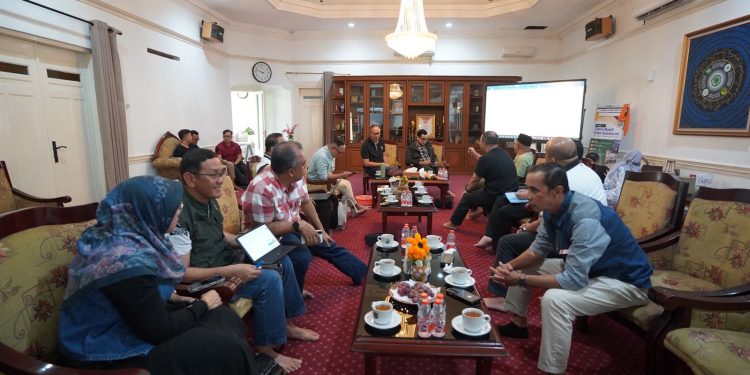 Wali Kota Sukabumi Ayep Zaki Pimpin Rapat Optimalisasi Pajak Daerah, Tegaskan Bebas Pungli