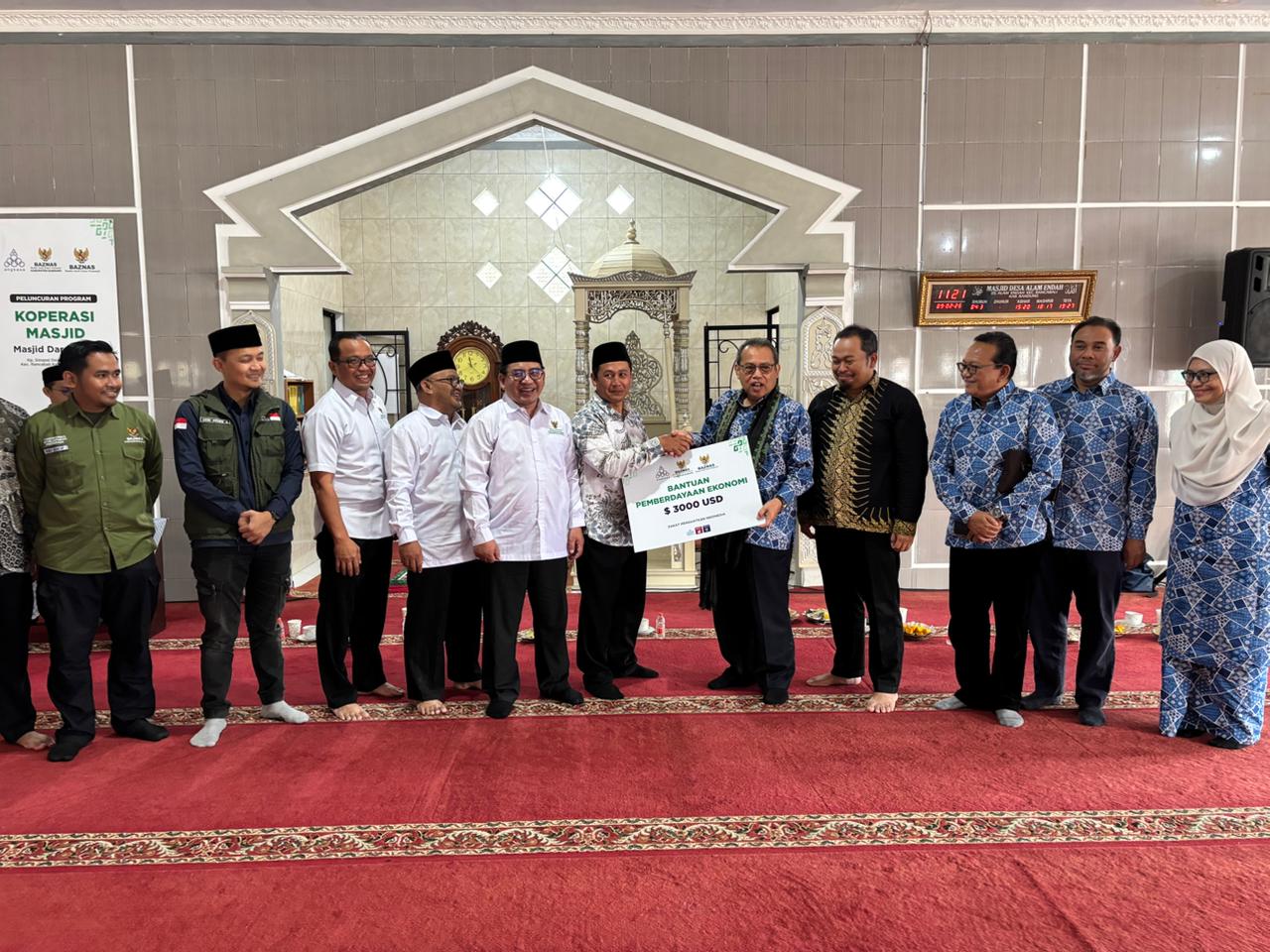 BAZNAS Jawa Barat Bersama ANGKASA Salurkan Bantuan Infaq di Kabupaten Bandung Barat