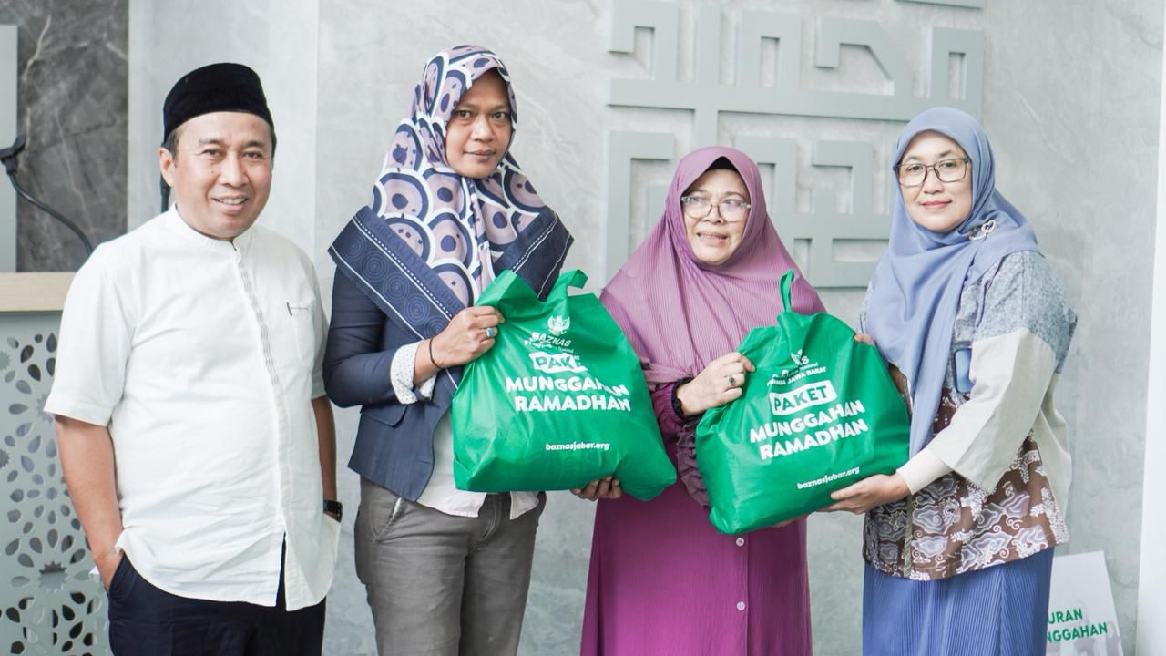 Semangat Munggahan, BAZNAS Jabar Hadirkan Bantuan untuk Warga Sekitar Masjid