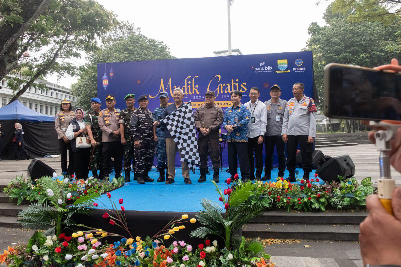 Muhammad Farhan Resmi Melepas Program Mudik Gratis Bagi Ratusan Warga