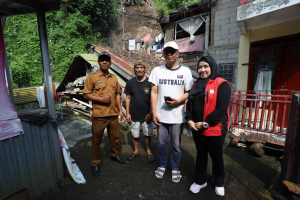 Turun Langsung ke Lokasi Longsor, Nina Fitriana Dorong Mitigasi Serius di Bandung
