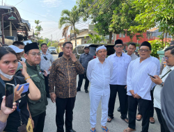 BAZNAS Jabar Dampingi Dedi Mulyadi Salurkan Santunan Korban Kecelakaan KRL dan KA Argo Bromo di Bekasi