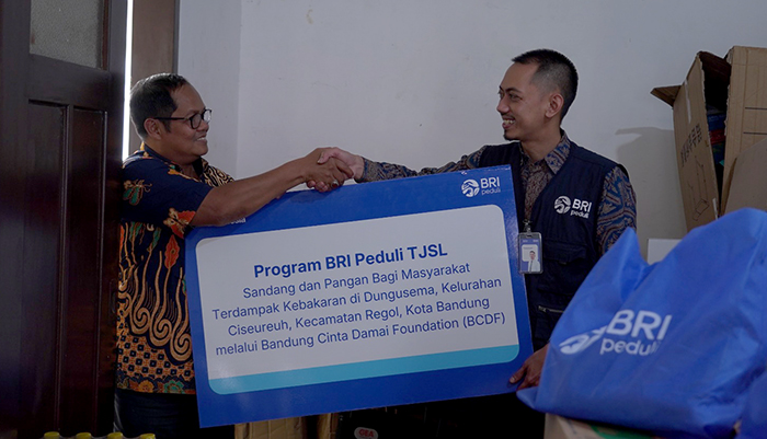BRI Regional Office Bandung Gerak Cepat Salurkan Bantuan Sembako bagi Korban Kebakaran