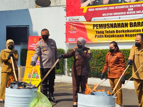 Kejari Kota Sukabumi Musnahkan 112 Ribu Obat Terlarang dan Ratusan Gram Narkoba dari 85 Perkara Inkracht