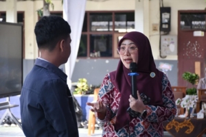Hadir di MPLS SMA Negeri 5, Ketua TP-PKK Kota Sukabumi Dorong Pelajar Kuasai Teknologi Dengan Tetap Menjaga Daya Kritis