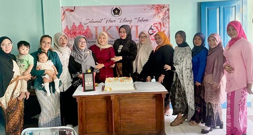 Momentum HUT ke-65, IKWI Kota Sukabumi Tebar Kepedulian Lewat Aksi Berbagi