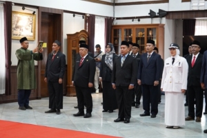 Lantik 24 ASN, Wali Kota Sukabumi Dorong Birokrasi Profesional dan Adaptif Teknologi Digital