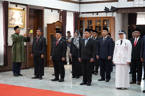 Lantik 24 ASN, Wali Kota Sukabumi Dorong Birokrasi Profesional dan Adaptif Teknologi Digital