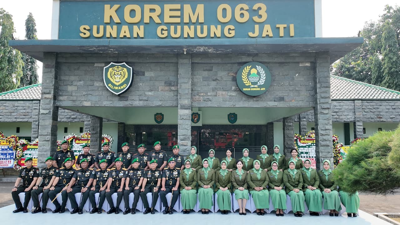 Sertijab Dua Satuan Strategis, Pangdam III/Siliwangi Tekankan Pengabdian dan Soliditas