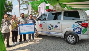 Perkuat Layanan Kesehatan Masyarakat, BRI Majalaya Berikan Bantuan Ambulans Gratis