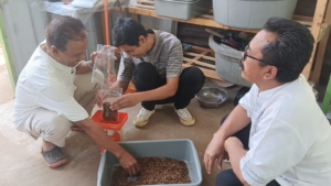 Sampah Organik di Padasuka Diolah Menjadi Maggot Bernilai Ekonomi